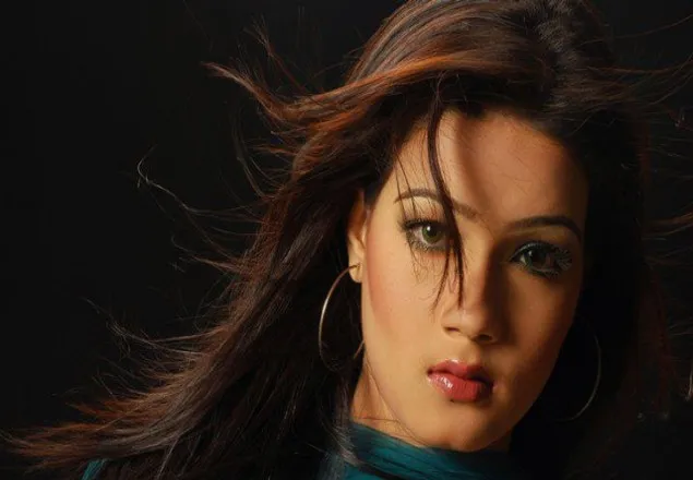 ভিন্ন মিশনে ভারত যাচ্ছেন চিত্রনায়িকা মাহি