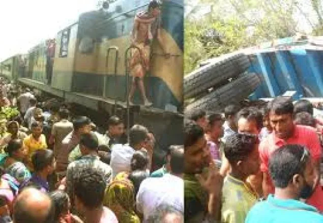 টাঙ্গাইলে ট্রেন-ট্রাক সংঘর্ষে নিহত ২