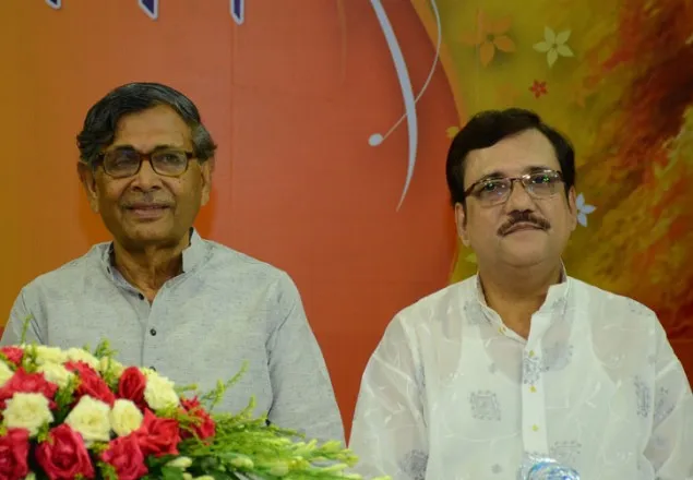 আজীবন সম্মাননায় আবদুল্লাহ আবু সায়ীদ ও তপন মাহমুদ