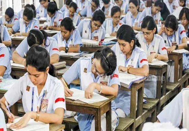 রোববারের এইচএসসির পরীক্ষা সোমবার