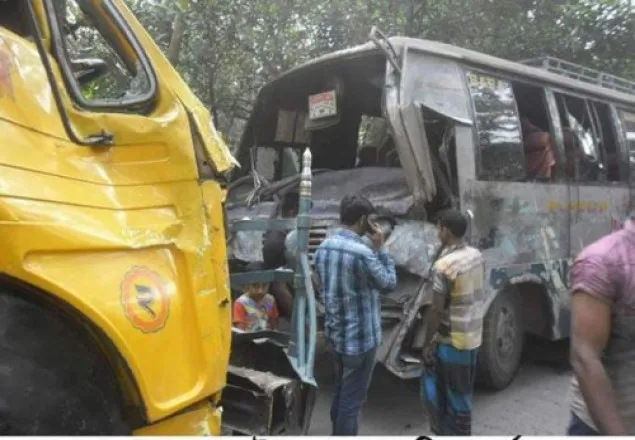 বগুড়ায় বাস-ট্রাক মুখোমুখি সংঘর্ষে নিহত ৪
