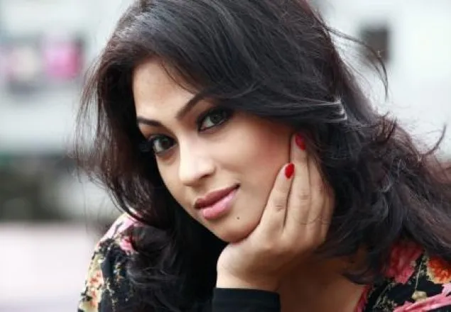 কোথায় আছেন, কী করছেন পপি?