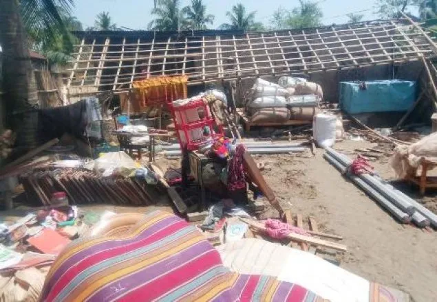 টর্নেডোর আঘাতে চুয়াডাঙ্গার ৪ গ্রামে ৫ কোটি টাকার ক্ষতি