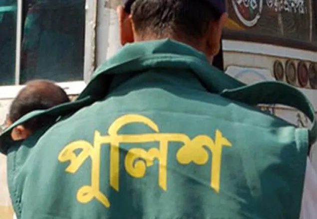 নওগাঁয় ট্রাকচাপায় পুলিশ সদস্য নিহত