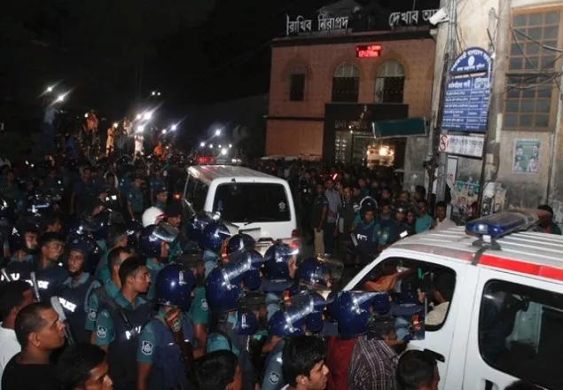 সাঁথিয়ার পথে নিজামীর লাশ