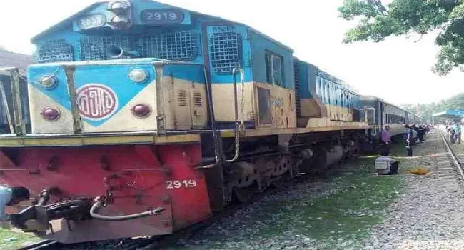 ঢাকা ও দক্ষিণাঞ্চলের সাথে  উত্তরাঞ্চলের মধ্যে রেল যোগাযোগ বন্ধ