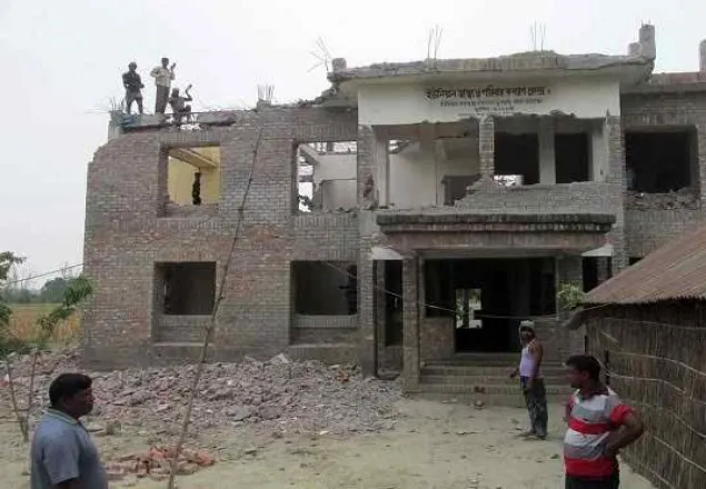 স্বাস্থ্য কেন্দ্র নিলামে, ৫ হাজার পরিবারের স্বাস্থ্য সেবা বিপন্ন