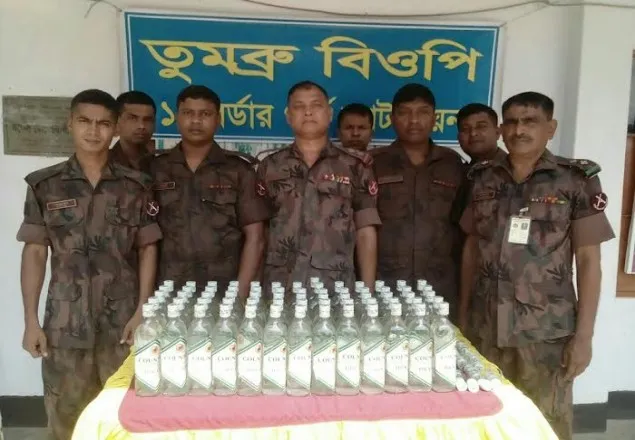 উখিয়ায় ১ লক্ষ ৪২ হাজার টাকার বিদেশী মদ উদ্ধার