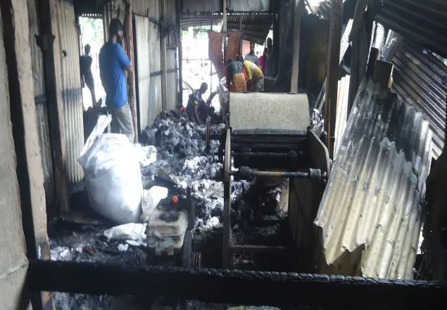ভূঞাপুরে অগ্নিকাণ্ডে ৬ দোকান ভস্মীভূত