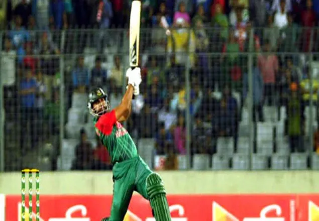 মাত্র ৫১ বলে মাশরাফির ঝড়ো সেঞ্চুরি