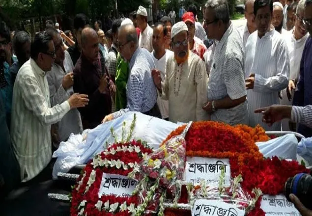 প্রেসক্লাবে সাদেক খানের মরদেহ শ্রদ্ধা নিবেদন