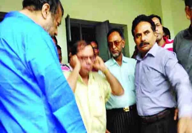 নারায়ণগঞ্জের সেই শিক্ষককে বহিষ্কার
