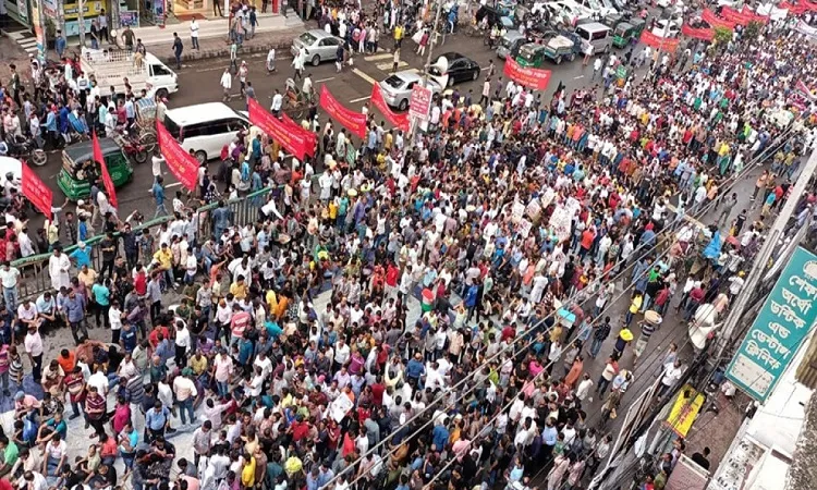 নয়াপল্টনে চলছে বিএনপির জনসমাবেশ