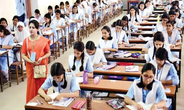 এসএসসির সোমবারের সব বোর্ডের পরীক্ষা স্থগিত