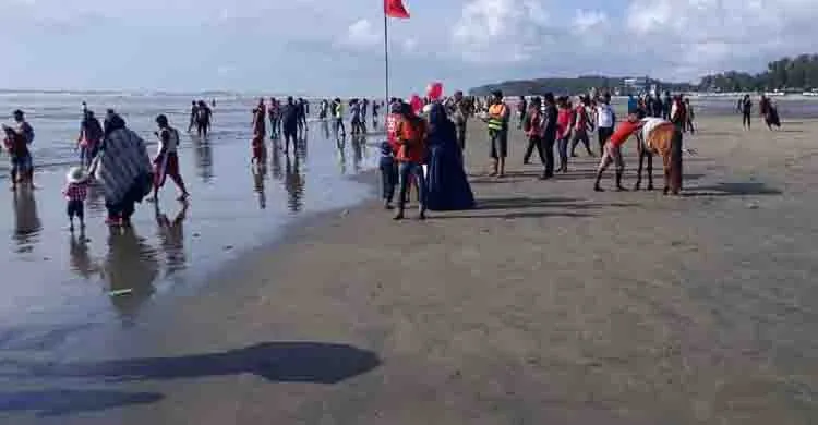 সেন্টমার্টিনে আটকেপড়া পর্যটকরা ফিরতে পারেননি