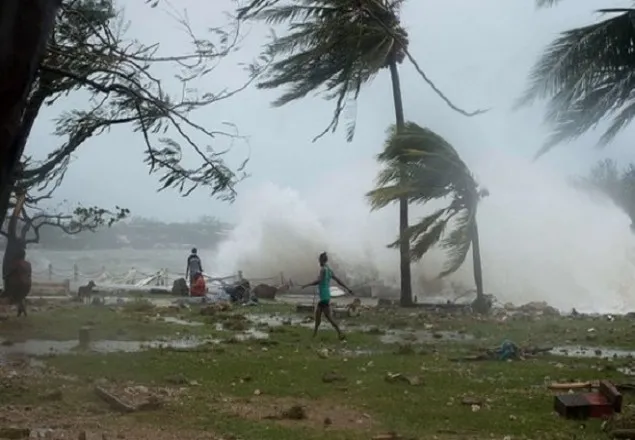 অগ্রসর হচ্ছে ঘূর্ণিঝড় ‘রোয়ানু’