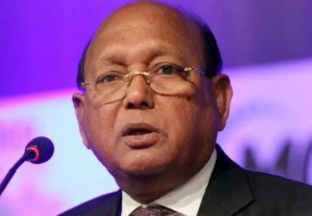 'এক নেত্রী উন্নয়ন করছেন, অন্যজন ব্যস্ত দেশ ধ্বংসে'