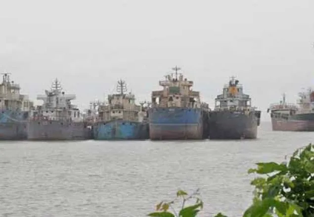 ঘূর্ণিঝড় রোয়ানু’র প্রভাবে সারাদেশে নৌ চলাচল বন্ধ