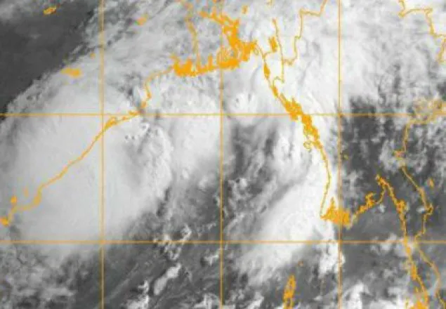 উপকূলে ৭ নং বিপদ সংকেত, শনিবারে 'রোয়ানু' আঘাত