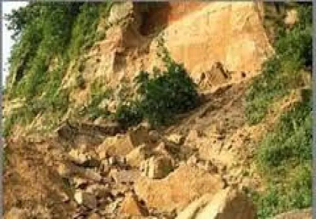 চট্টগ্রামের সীতাকুণ্ডে পাহাড় ধসে মা ও ছেলে নিহত