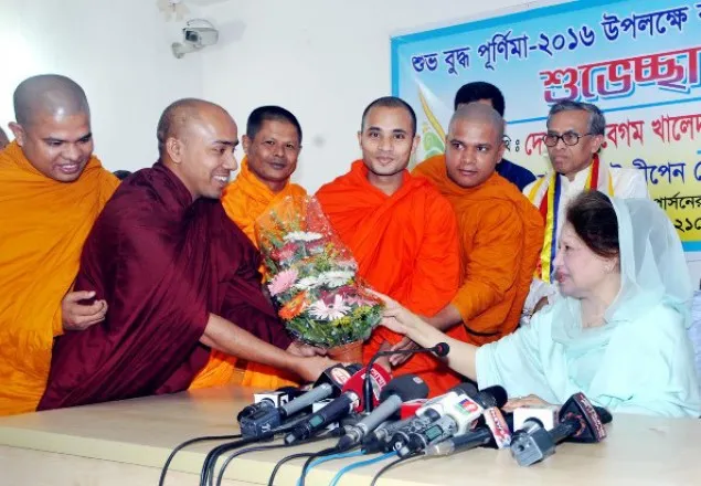 কোনো সম্প্রদায়ের মানুষ নিরাপদে নেই: খালেদা জিয়া