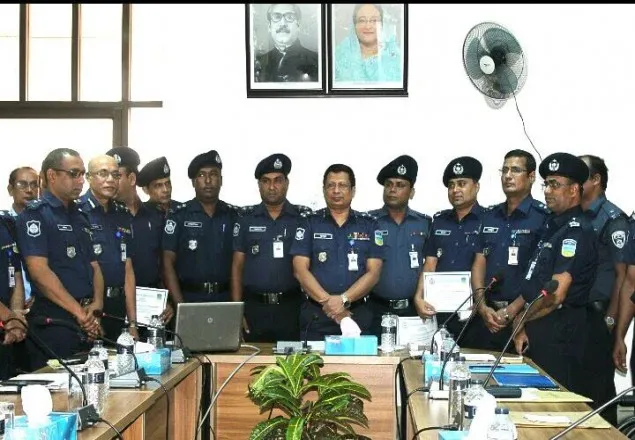 ময়মনসিংহে পুরস্কৃত হলেন ৬ পুলিশ কর্মকর্তা