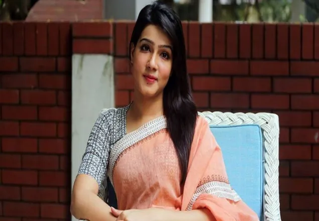 কাল অভিনেত্রী মাহির বিয়ে