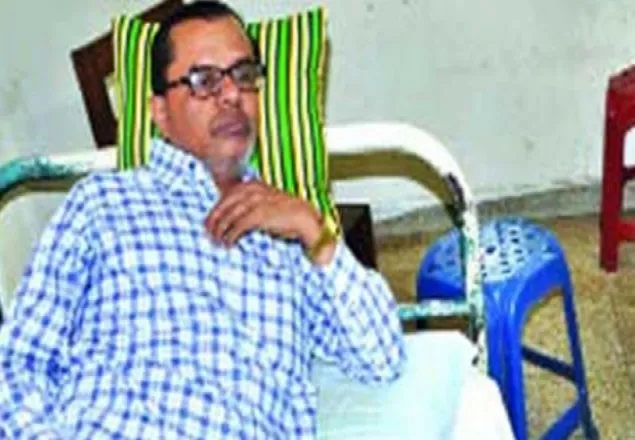 'শিক্ষক শ্যামকান্তিকে জোর করে পদত্যাগ পত্রে সই'