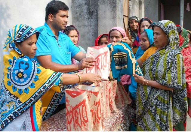 বগুড়ায় আলেফা ফাউন্ডেশনের ইবাদত সামগ্রী বিতরণ