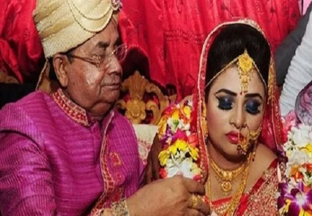 বাবা হতে যাচ্ছেন রেলমন্ত্রী, স্ত্রী হাসপাতালে