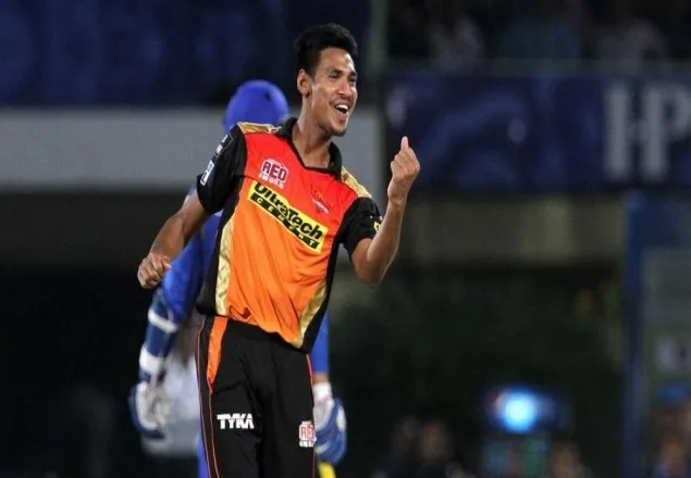 ইনজুরির কবলে মুস্তাফিজ