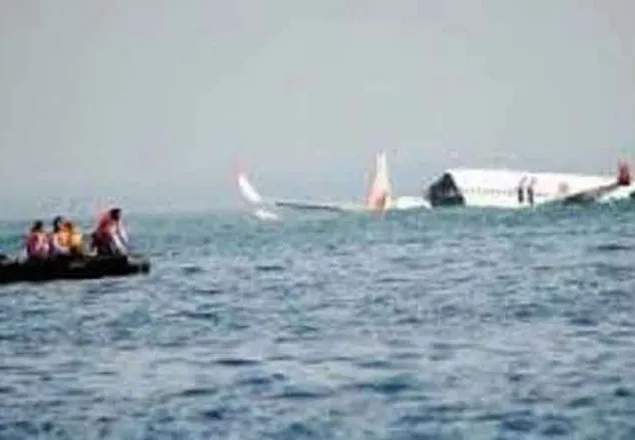 যুক্তরাষ্ট্রে আরোহীসহ বিমান বিধ্বস্ত, পাইলট নিহত