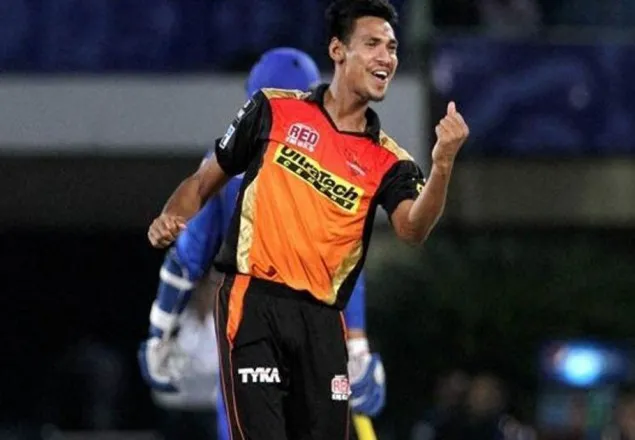 ফাইনালে খেলছেন মুস্তাফিজ