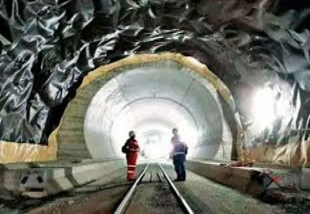 বিশ্বের দীর্ঘতম এবং গভীরতম সুড়ঙ্গ টানেল
