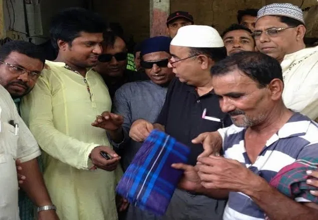 কুমারখালীতে জিয়ার শাহাদাৎ বার্ষিকী উপলক্ষ্যে বস্ত্র বিতরণ