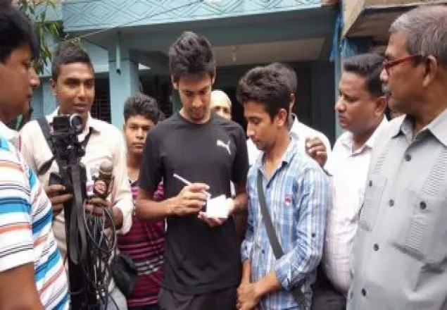 মুস্তাফিজের বাড়িতে পুলিশ‍ !