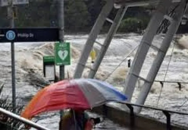 অস্ট্রেলিয়ায় প্রচণ্ড ঝড়ে একজন নিহত