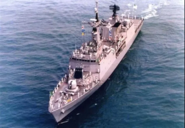 ১০৫ টন ত্রাণ সামগ্রী নিয়ে নৌ জাহাজ শ্রীলংকায় পৌঁছেছে