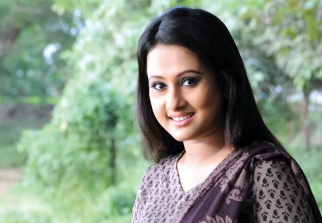 অনুরোধের ঢেঁকি গিলতে হচ্ছে পূর্ণিমাকে