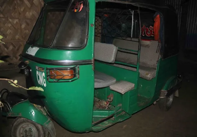 সাভারে কিশোরকে হত্যা করে অটোরিকশা ছিনতাই
