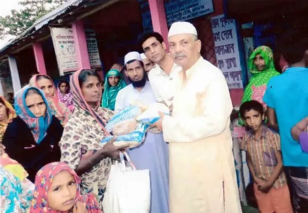 শ্যামনগরে শিশু সাহিত্য পরিষদের ইফতার সামগ্রী বিতরণ