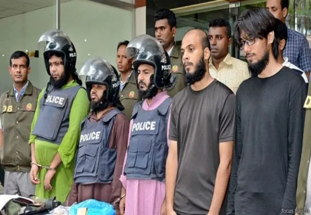 সাঁড়াশি অভিযানের নামে হুটহাট তাড়নী কিচ্চা…