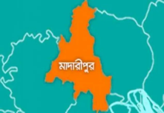 মাদারীপুরে কলেজ শিক্ষককে কুপিয়ে জখম