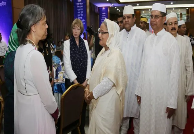 সশস্ত্র বাহিনীর ইফতারে প্রধানমন্ত্রী