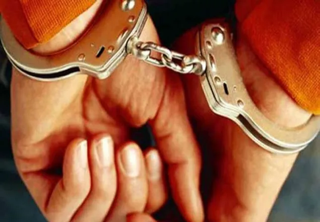 সিরাজগঞ্জে অস্ত্রসহ যুবক আটক