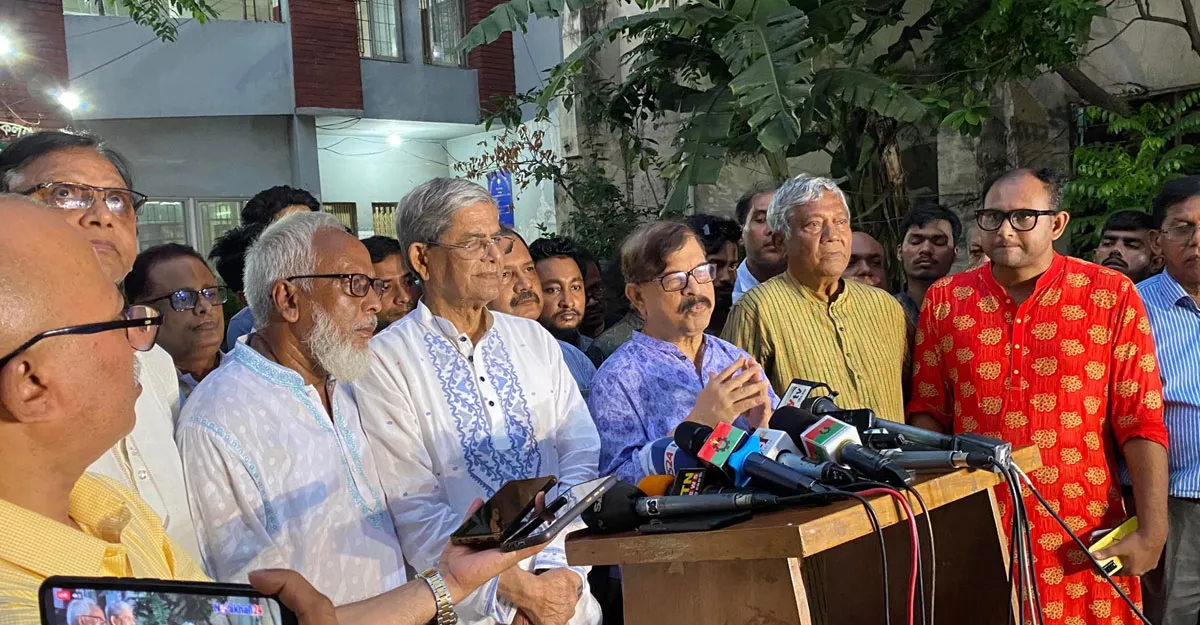 দেড় ঘণ্টার বৈঠক শেষে মিডিয়ার মুখোমুখি ফখরুল-মান্না
