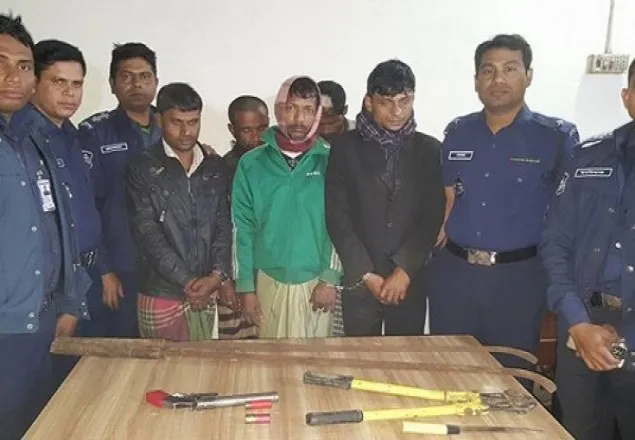 কেরানীগঞ্জে ডাকাতির চেষ্টার সময় ৬ ডাকাত আটক