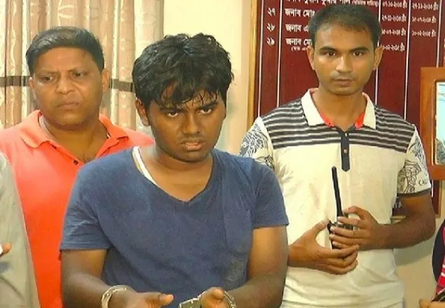কলেজ শিক্ষক হত্যাচেষ্টায় আটক ফাহিম 'বন্দুকযুদ্ধে' নিহত