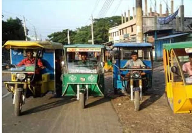 দিনাজপুরে ইজিবাইক থেকে পড়ে যাত্রীর মৃত্যু