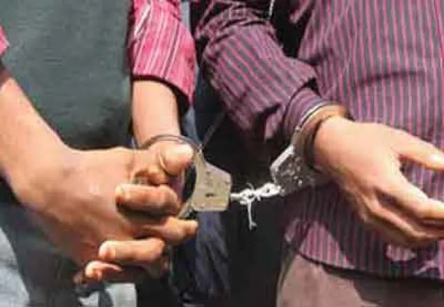 ব্রাহ্মণবাড়িয়ায় অস্ত্রসহ আটক ২